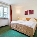 Aparthotel Tannenhof 3*