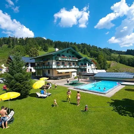 Tannenhof Aparthotel 3*